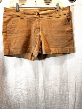 Magellan Outdoors Women's Tan Chino-Style Bermuda Shorts size 10